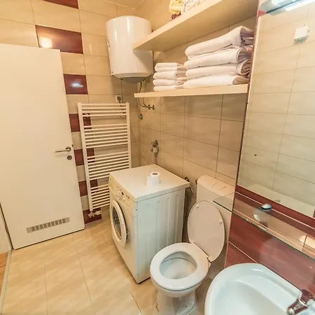 Apartman Avaz شقة
